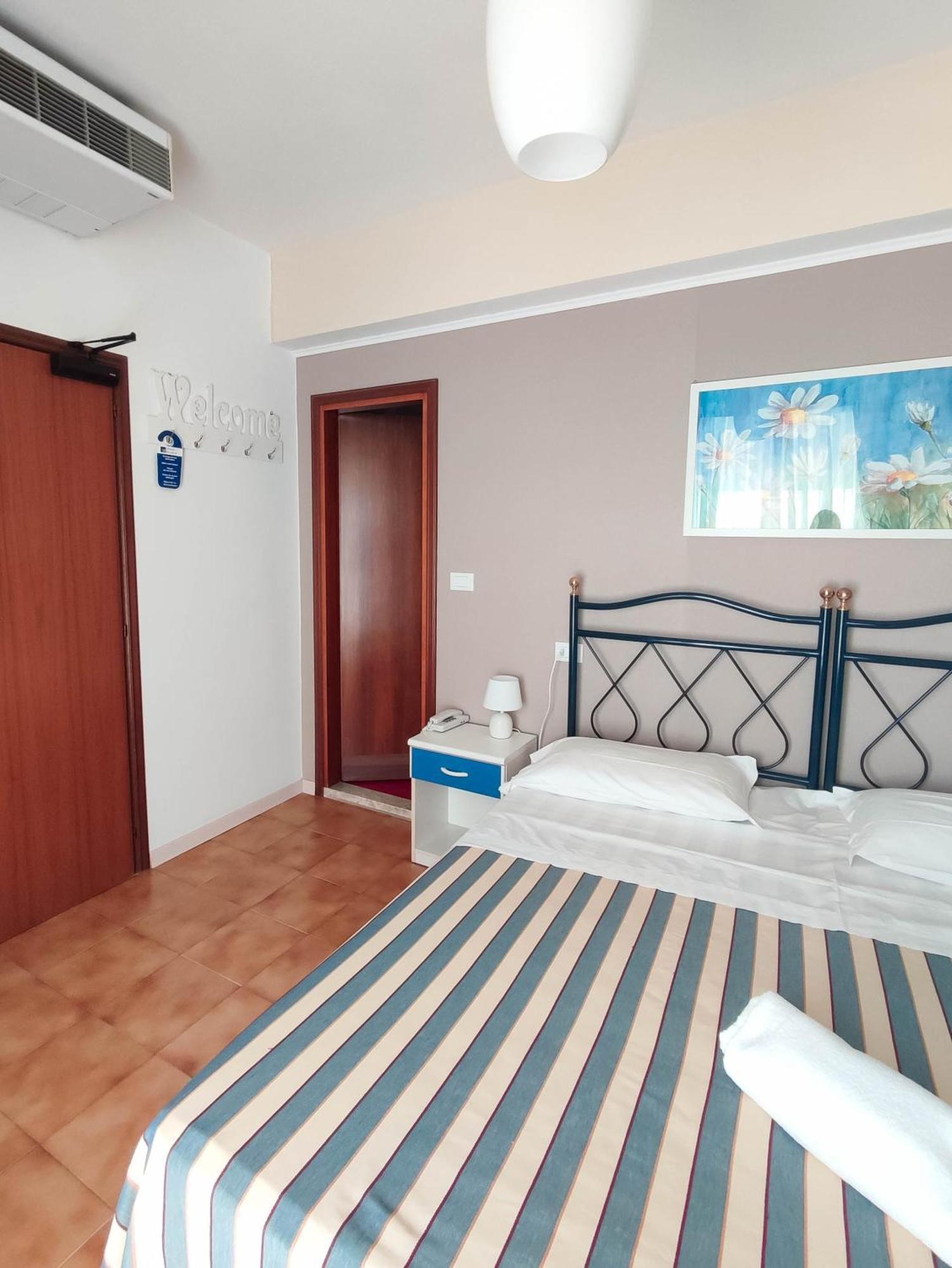 Hotel Riviera ليدو دي يسولو المظهر الخارجي الصورة